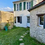 Charming House With Garden In