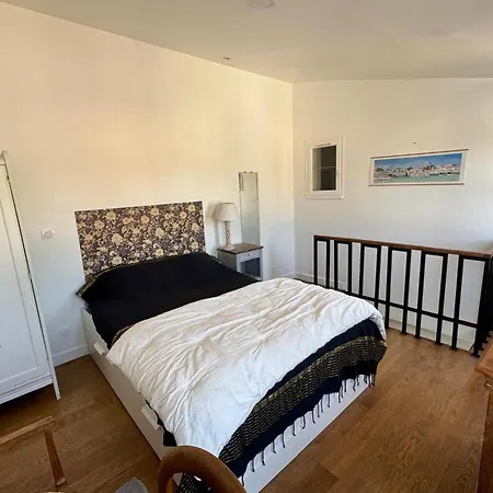 Charming House With Garden In