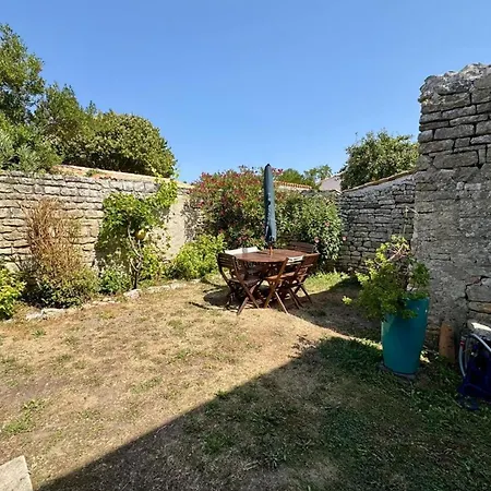 Charming House With Garden In בית נופש ארס-אן-רה