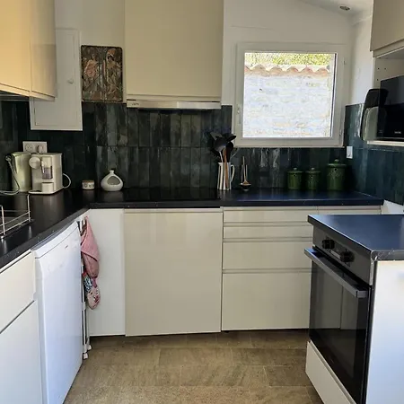 Charming House With Garden In * Ars-en-Re