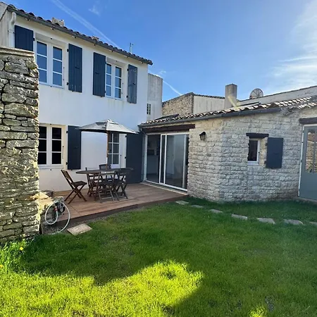 Charming House With Garden In * Ars-en-Ré
