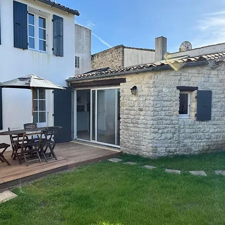 Charming House With Garden In * Ars-en-Ré