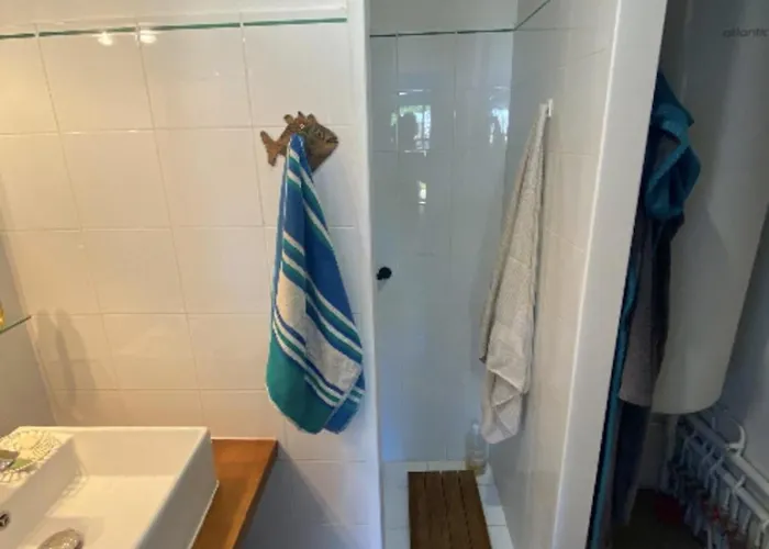 Charming House With Garden In