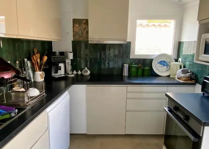 Casa vacanze Charming House With Garden In *