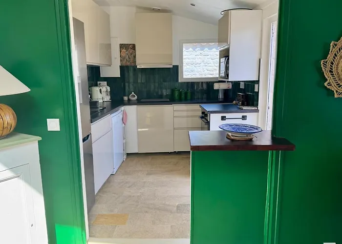 Charming House With Garden In Casa vacanze