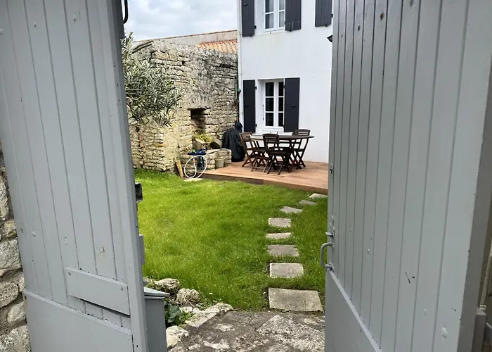 Charming House With Garden In Holiday home *